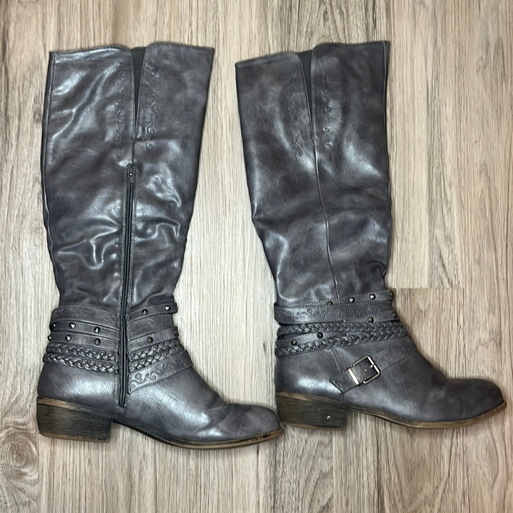 Size 11 gray boots